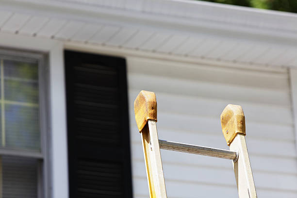 Best Siding Removal and Disposal  in Newport East, RI